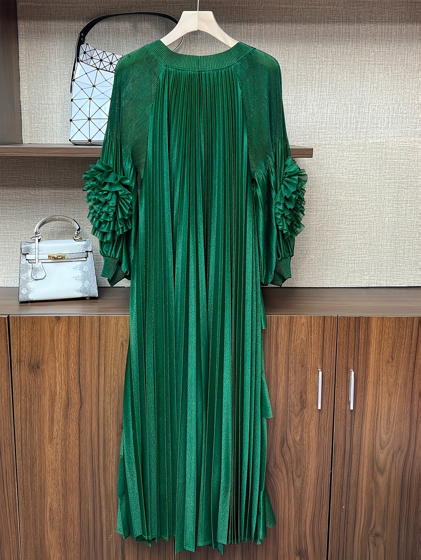 Plus Size - Elegant Green Ruched Maxi Dress with Lantern Sleeves - Chic Layered Design, Round Neck, Perfect for Spring/Fall, Women'S Fashion, Casual Elegant Wear | Lantern Sleeve Dress | Ruched Texture