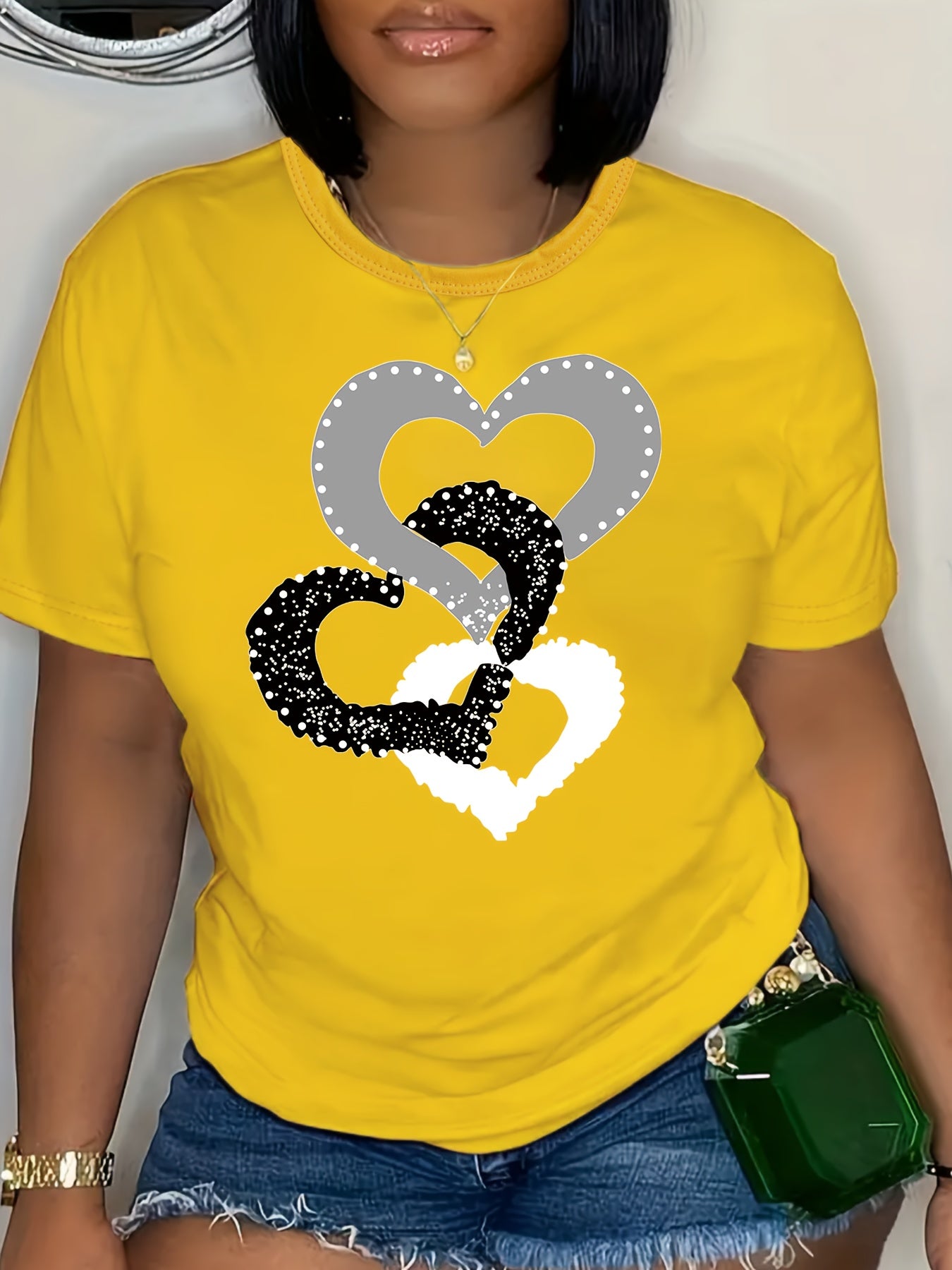 Plus Size Heart Print T-Shirt, Casual Crew Neck Short Sleeve T-Shirt, Women's Plus Size Clothing