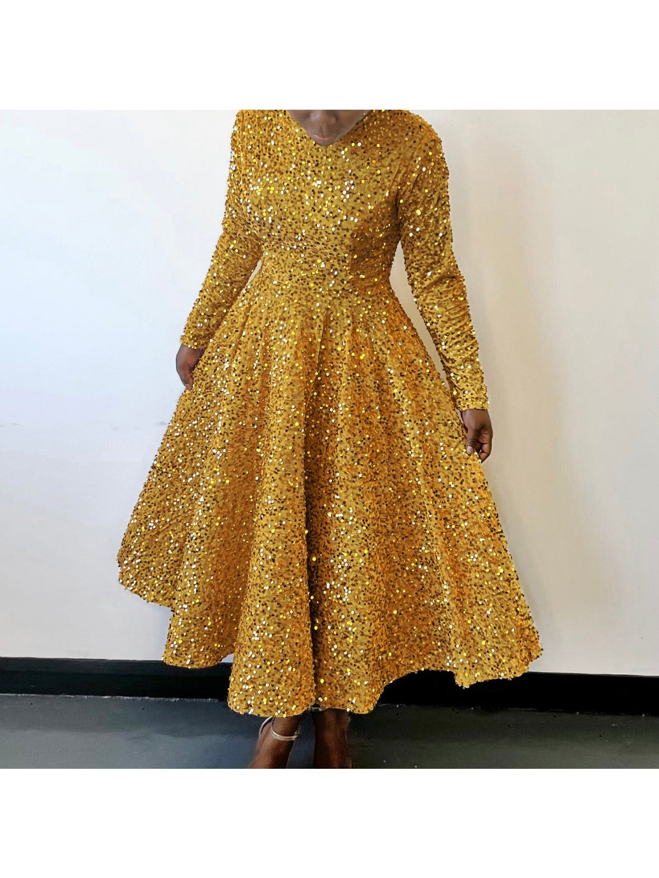 Elegant Plus Size Sequin Maxi Dress for Women - Long Sleeve, A-Line Flared Party & Cocktail Gown with Sparkle Glitter Detail