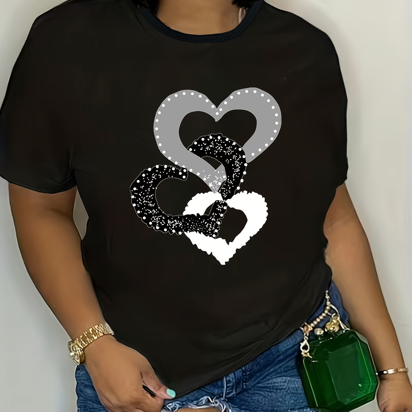 Plus Size Heart Print T-Shirt, Casual Crew Neck Short Sleeve T-Shirt, Women's Plus Size Clothing