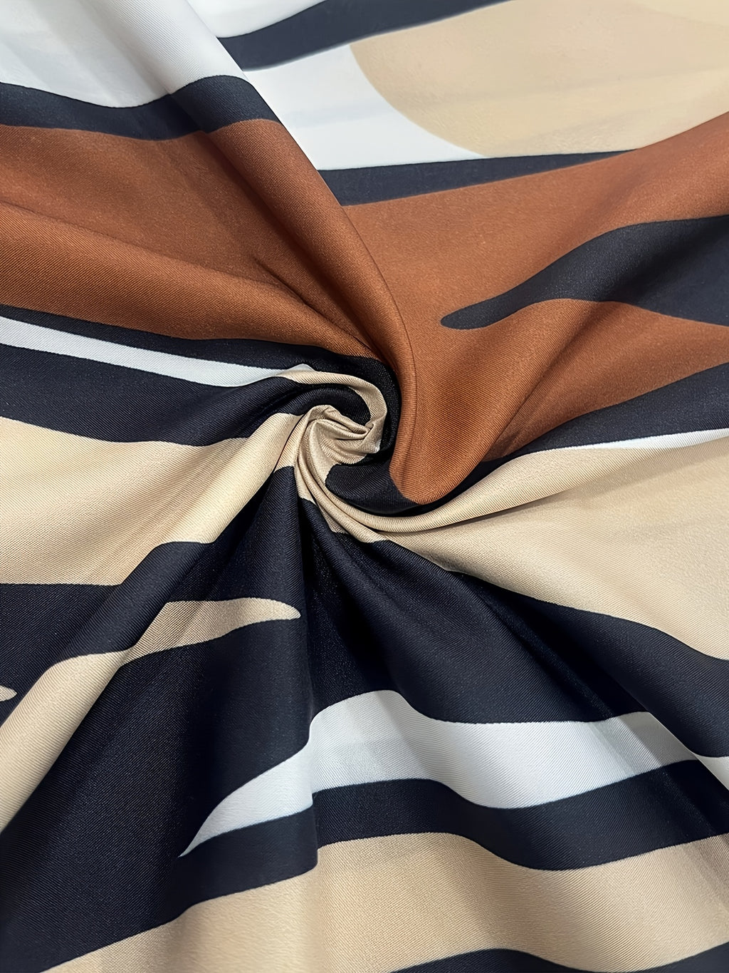 Women's Casual A-Line Dress with Geometric Print & Elastic Waistband - Long Sleeve Round Neck Machine Washable Spring/Fall Dress in Black/Beige/Brown/White, Long Sleeve Maxi Dress, Spring Fashion, Flowing Skirt, Patterned Out