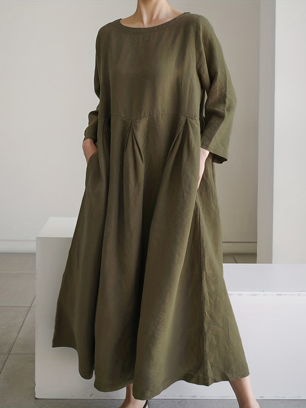 Chic Solid Maxi Dress with Pleated Hem - Flattering 3/4 Sleeves & Loose Fit - Perfect for Spring & Fall - Womens Casual Crew Neck Dress
