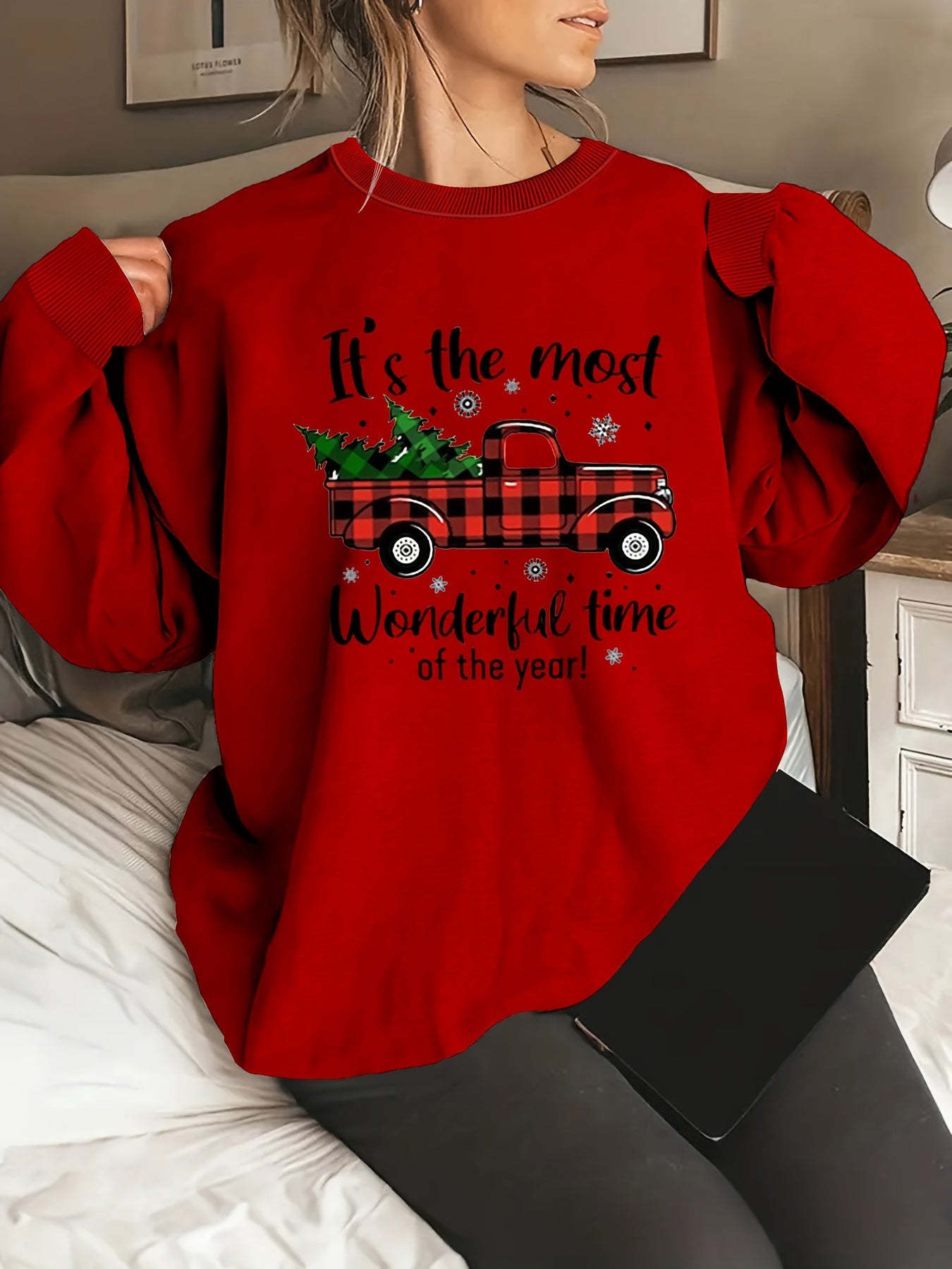 Plus Size Christmas Theme Print Pullover Sweatshirt, Casual Long Sleeve Crew Neck Sweatshirt For Fall & Spring, Women's Plus Size Clothing