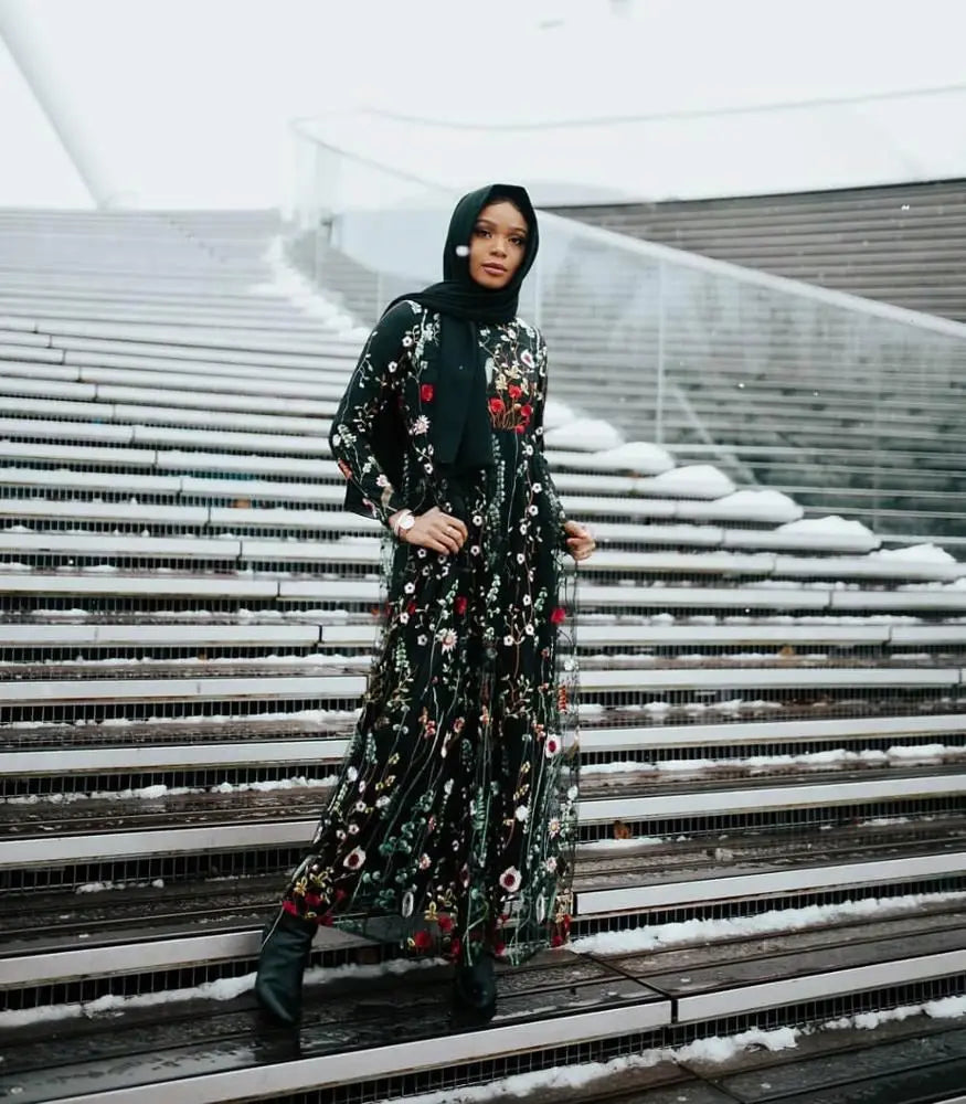 Latest Design Embroidery Flowers Long Sleeves Abaya Fashion Muslim Women Dress