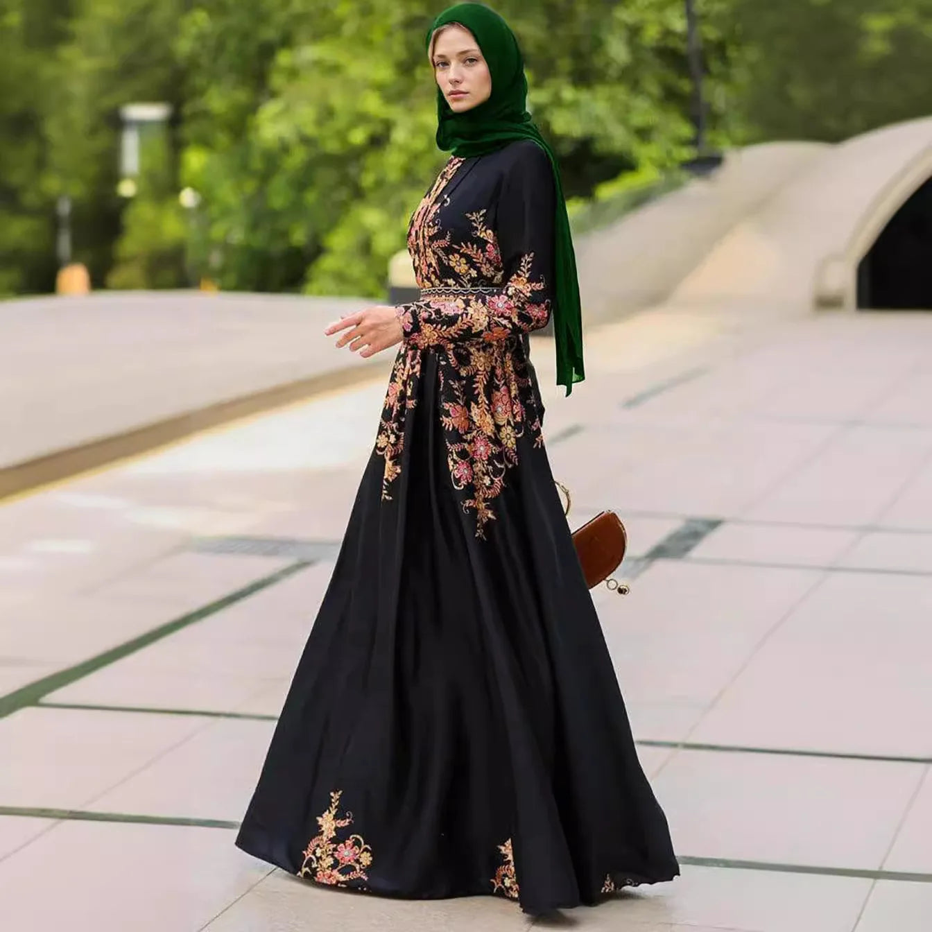 M255# Winter Adults Muslim Women's Black Floral Maxi Dress Polyester Abaya Middle East Long Dress Positioning Flower Design
