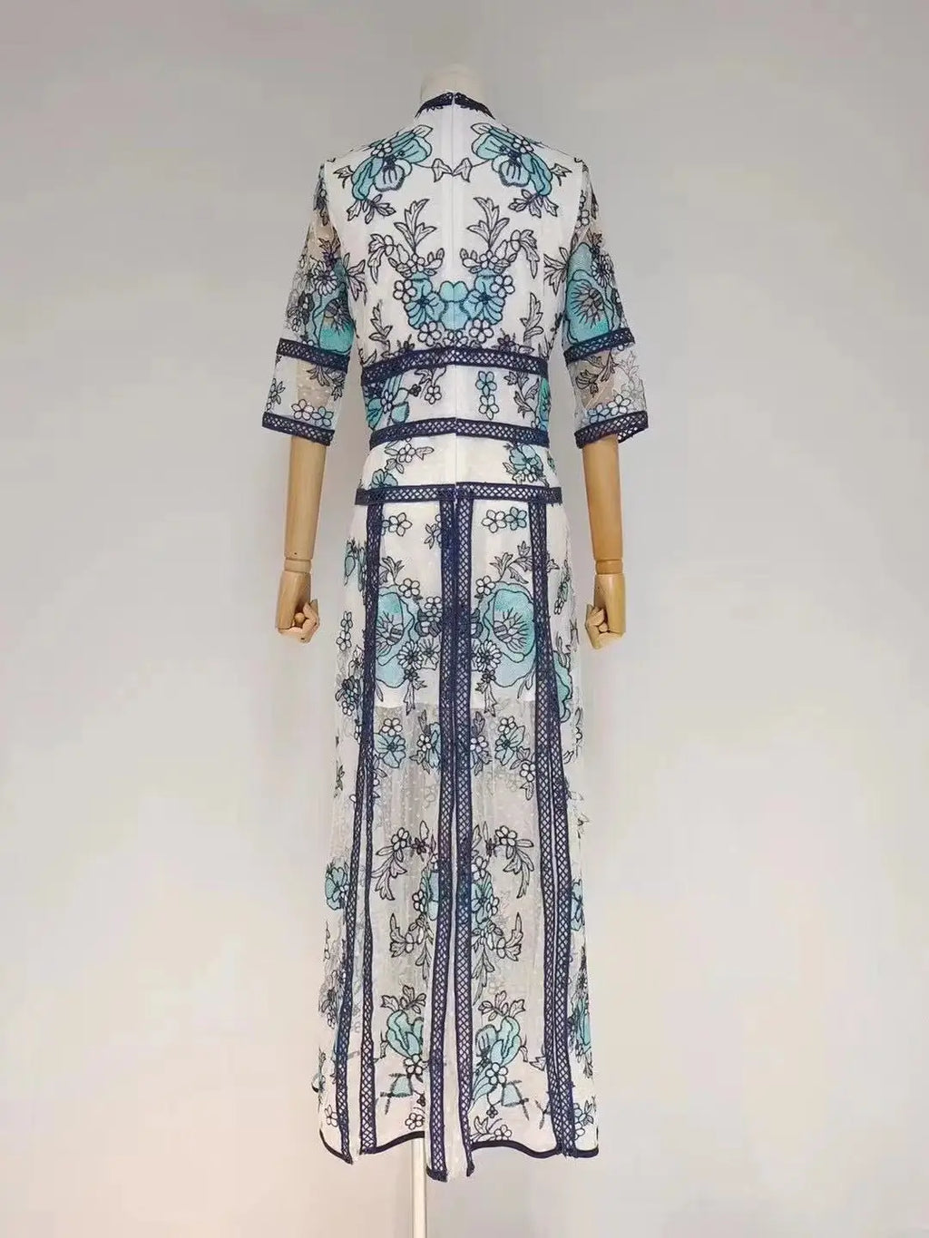 A6041 Women Vintage Pattern Lace Slit Embroidery Plus Size Women Sexy Maxi Dress
