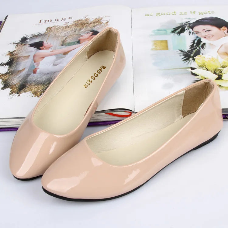 Women's Fashion Patent Leather Smooth Glossy Casual Shoes Pointed Solid Colour Retro Women Walking Shoes Anti-slip Ladies Shoes