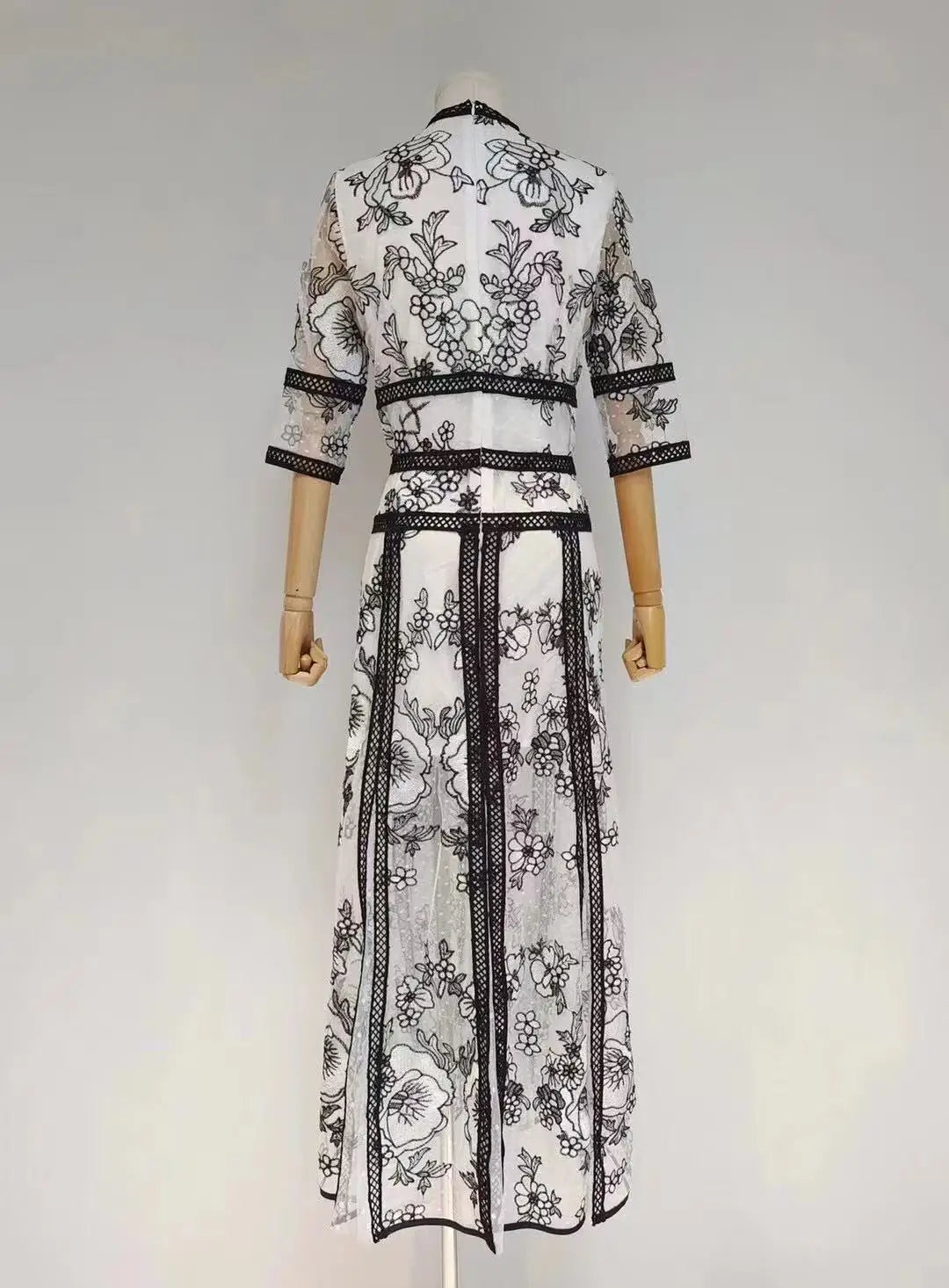A6041 Women Vintage Pattern Lace Slit Embroidery Plus Size Women Sexy Maxi Dress