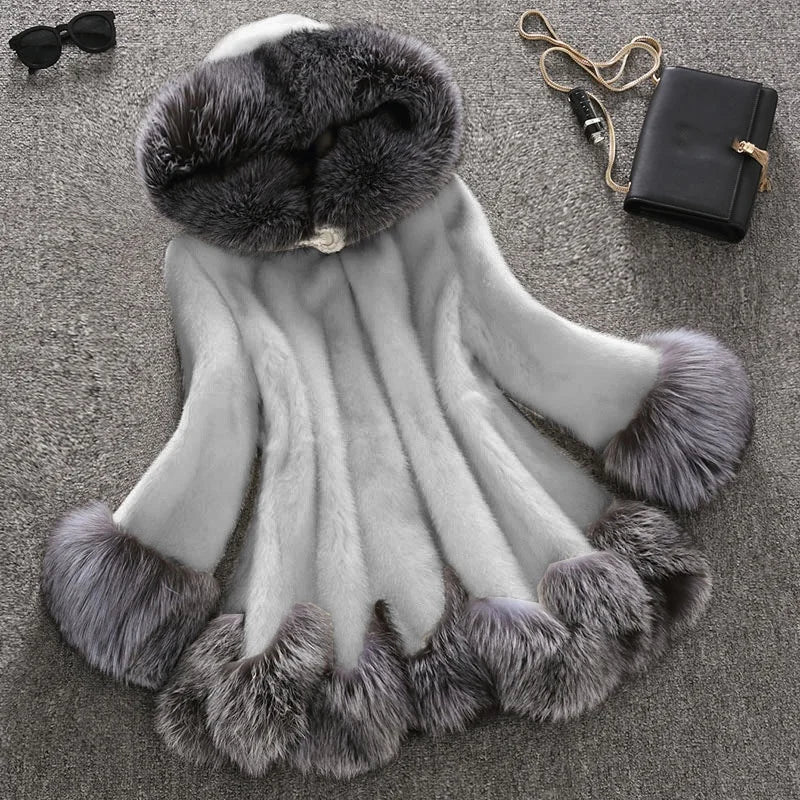 Factory Wholesale 2022 Fashion Casual Long Sleeve Faux Fur Warm Women Coats Winter Autumn Turndown Collar Plus Size Women Coat