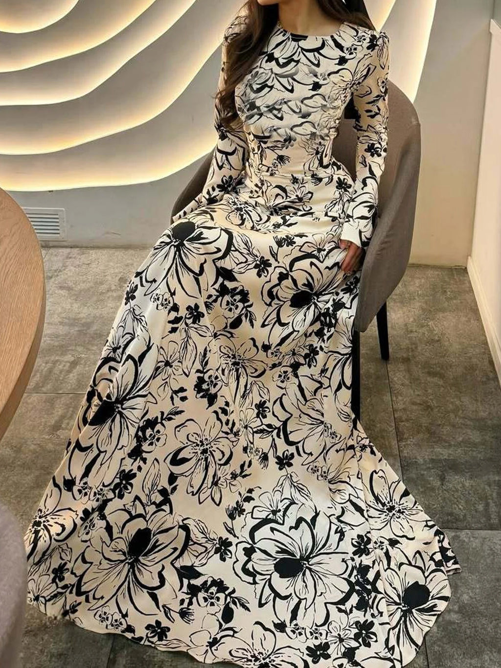 2026 New Elegant Slim-fit Printed Maxi Dress Women's French Style Flared Dress Premium Look