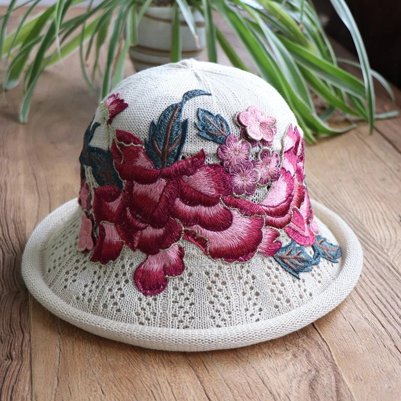 2025 New Women's Hats Ethnic Style Embroidered Floral Sun Hat Tourist Beach Fisherman Bucket Red Beige Spring Wedding Caps