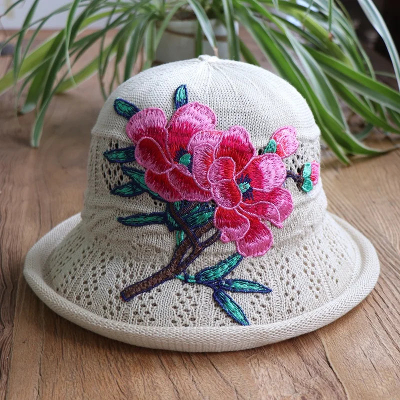 2025 New Women's Hats Ethnic Style Embroidered Floral Sun Hat Tourist Beach Fisherman Bucket Red Beige Spring Wedding Caps