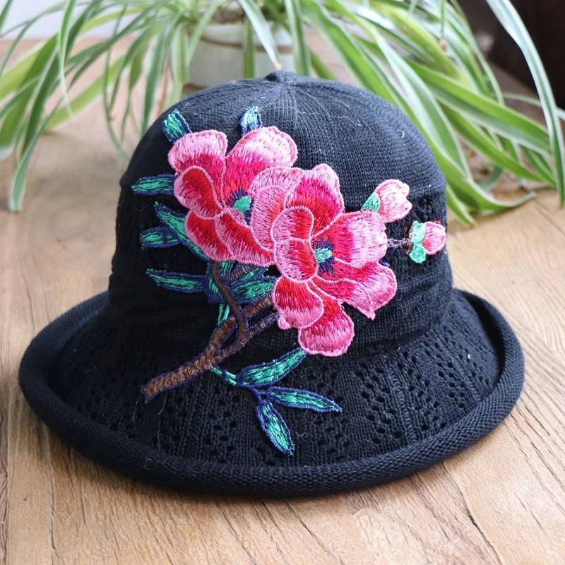 2025 New Women's Hats Ethnic Style Embroidered Floral Sun Hat Tourist Beach Fisherman Bucket Red Beige Spring Wedding Caps