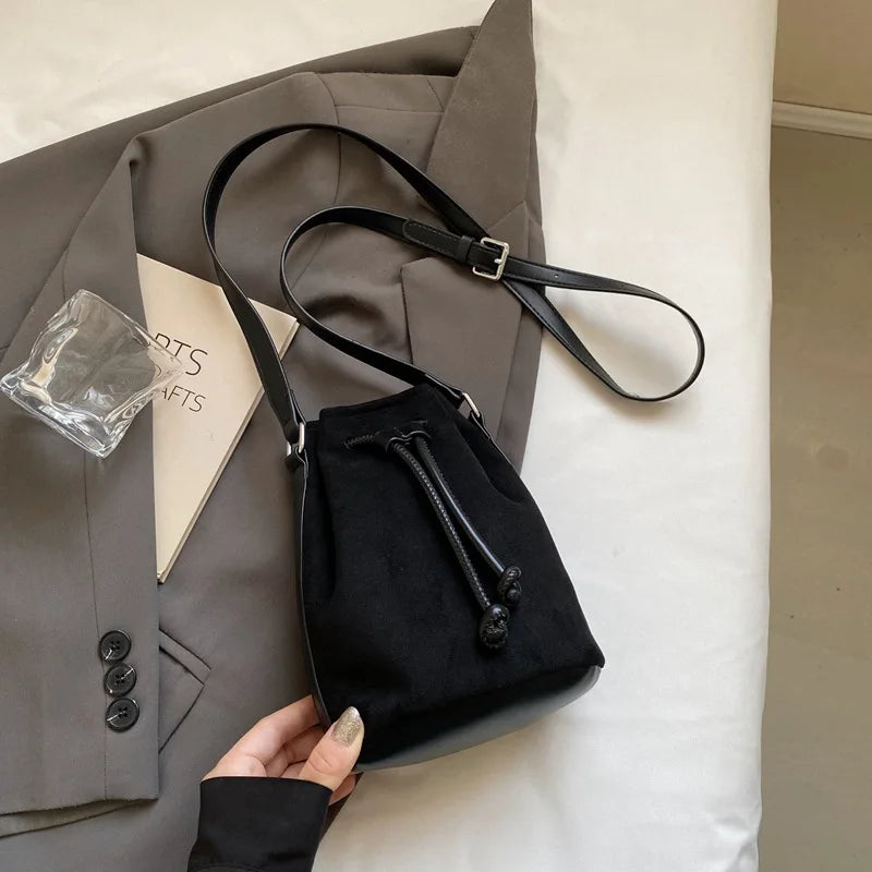 1pcs Women's Shoulder Bag Women's Crossbody Bag Mobile Phone Bag Drawstring Small Shoulder Bags Stylish Shoulder Bags Purse