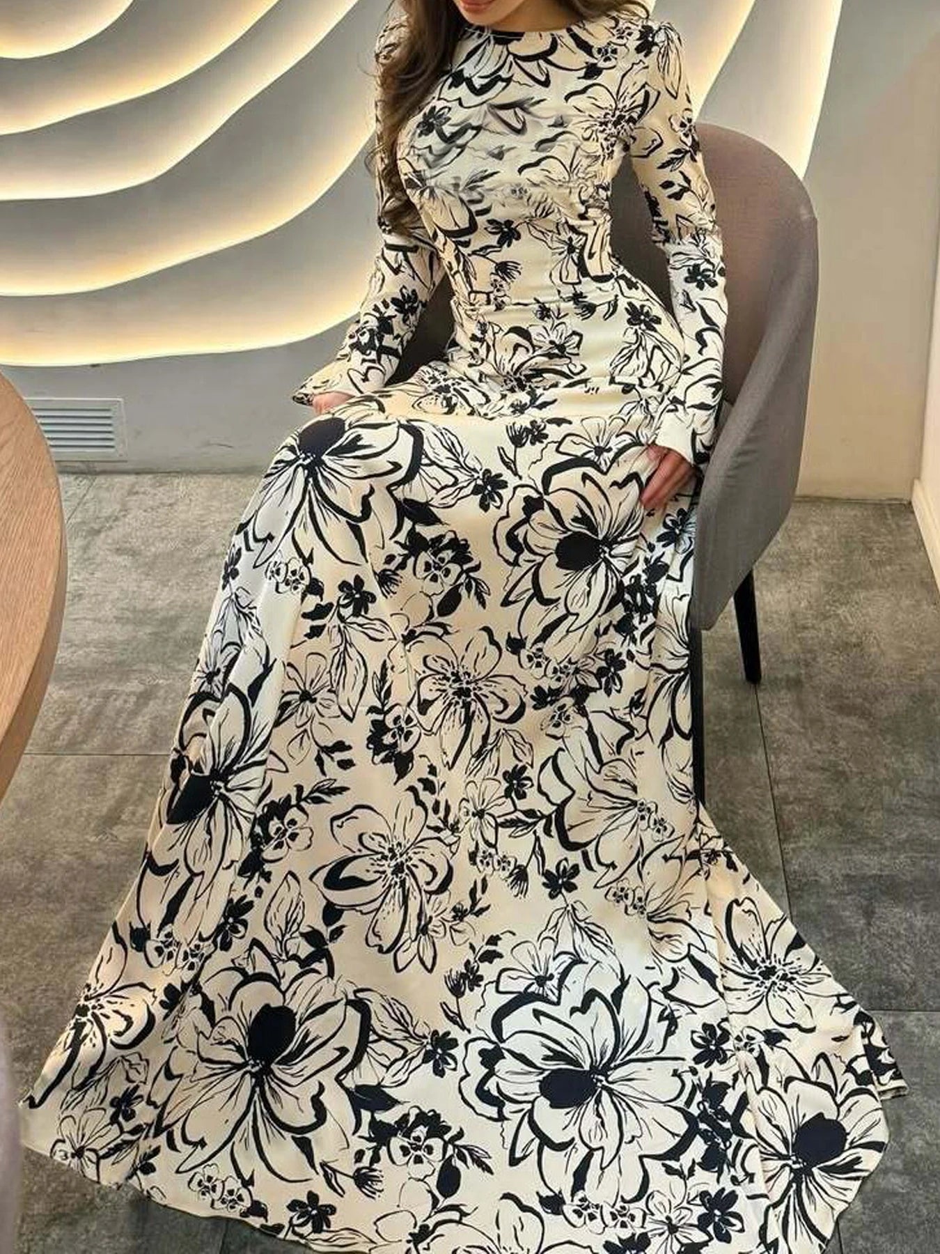 2026 New Elegant Slim-fit Printed Maxi Dress Women's French Style Flared Dress Premium Look