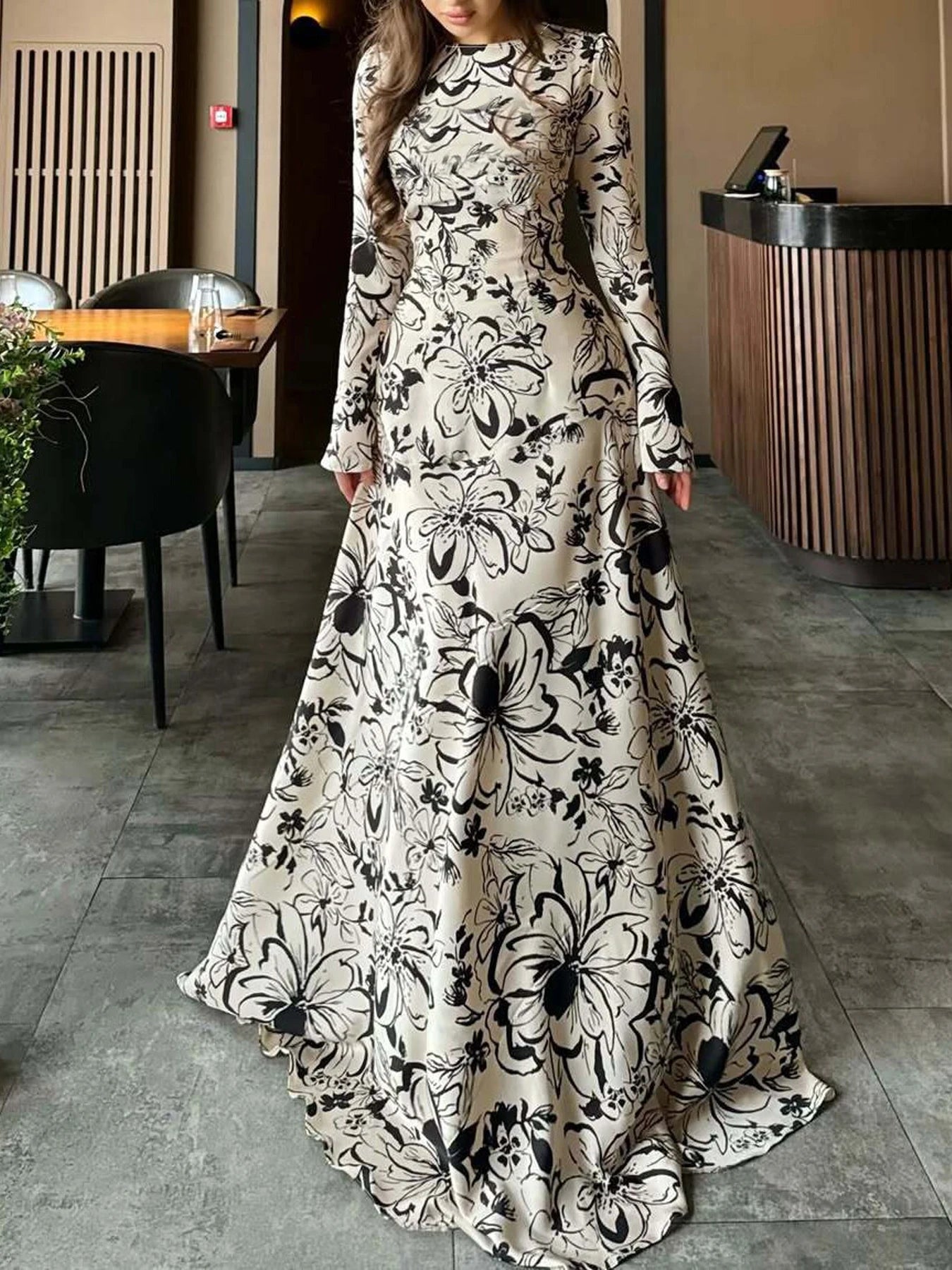 2026 New Elegant Slim-fit Printed Maxi Dress Women's French Style Flared Dress Premium Look