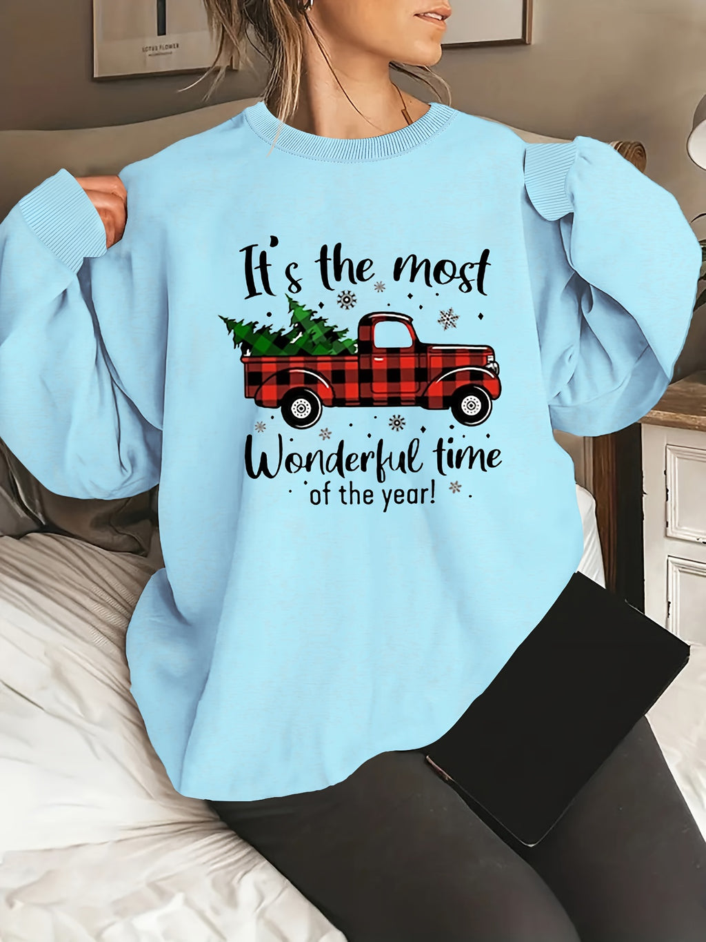 Plus Size Christmas Theme Print Pullover Sweatshirt, Casual Long Sleeve Crew Neck Sweatshirt For Fall & Spring, Women's Plus Size Clothing