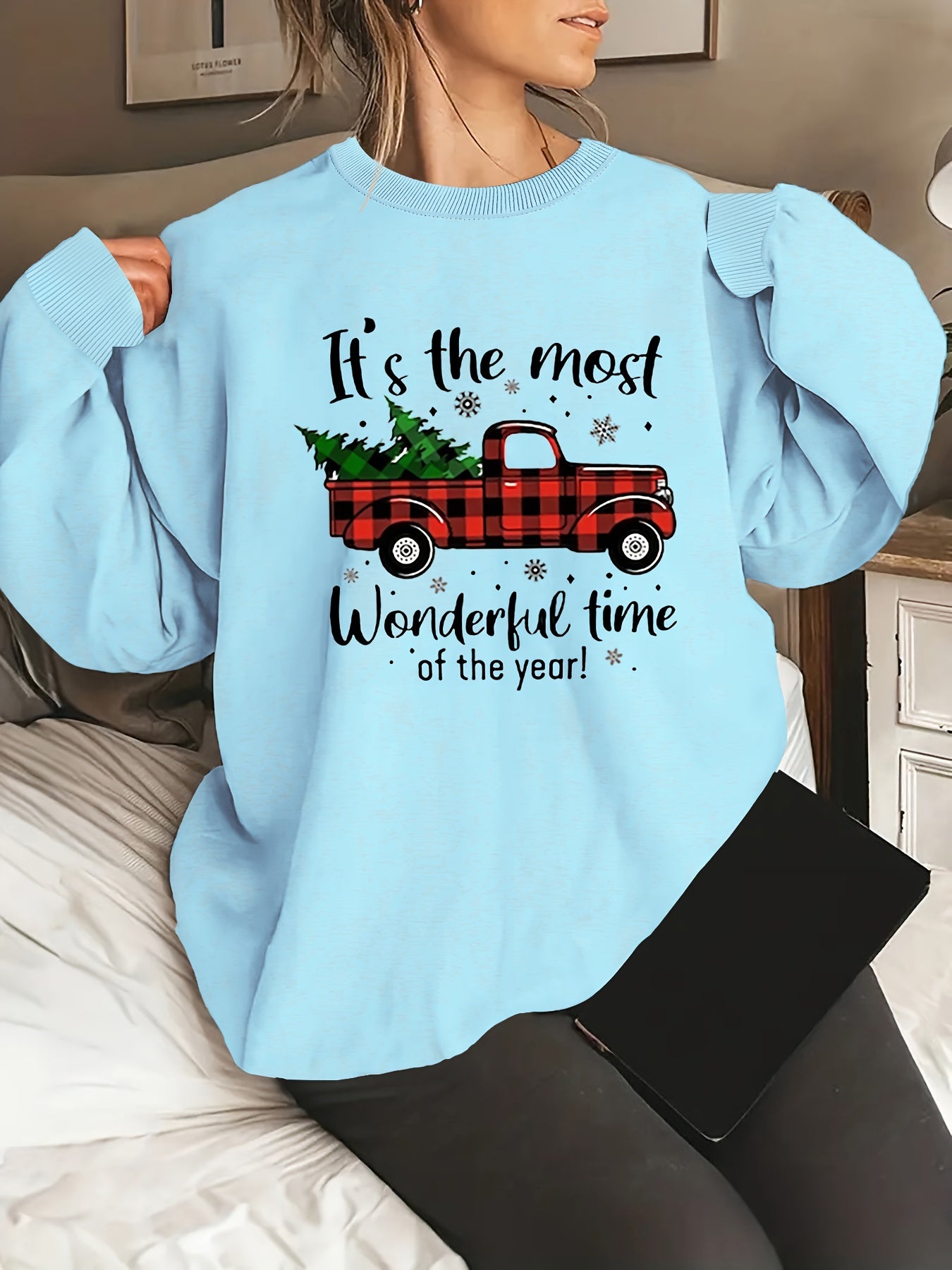 Plus Size Christmas Theme Print Pullover Sweatshirt, Casual Long Sleeve Crew Neck Sweatshirt For Fall & Spring, Women's Plus Size Clothing