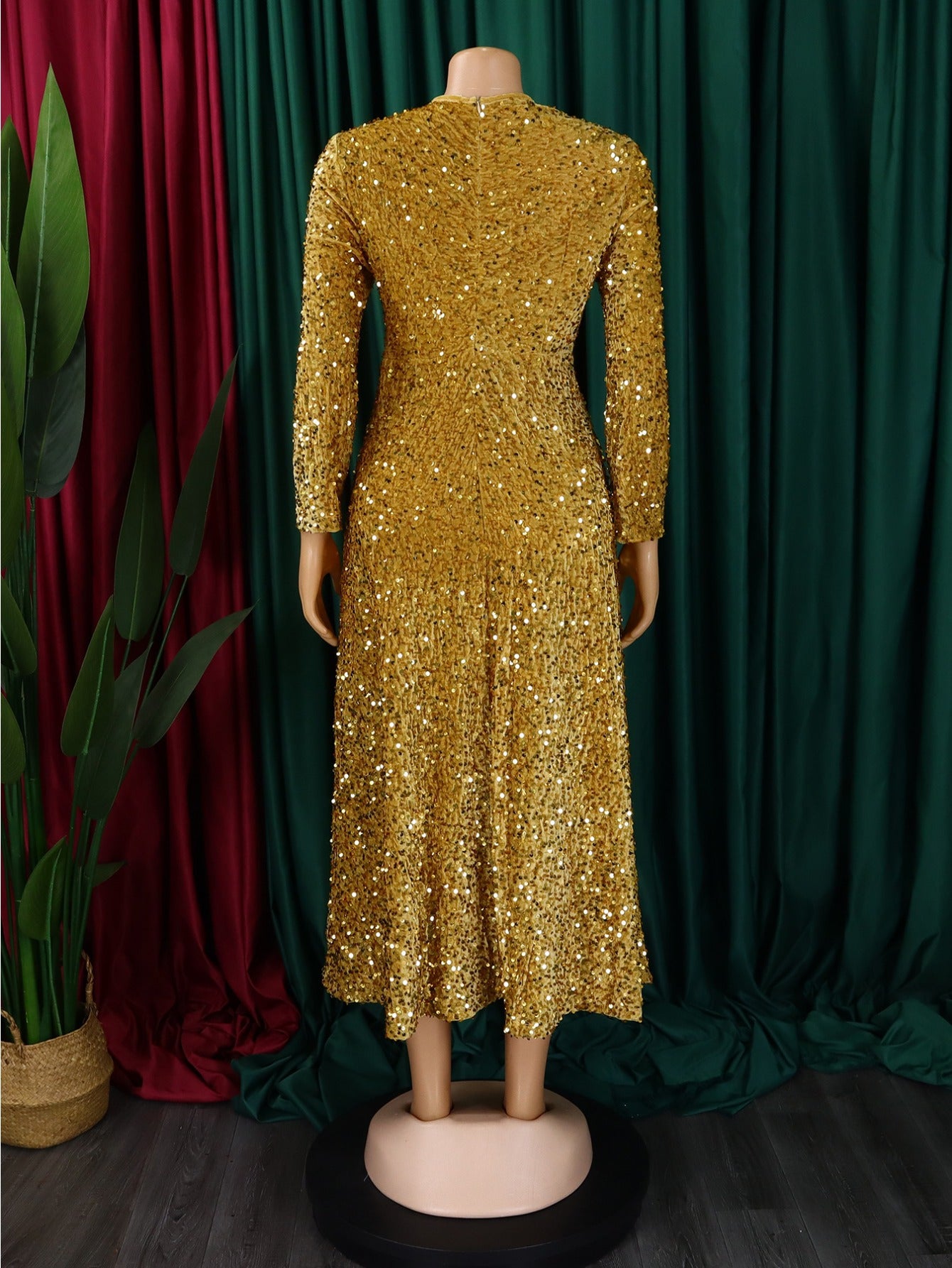 Elegant Plus Size Sequin Maxi Dress for Women - Long Sleeve, A-Line Flared Party & Cocktail Gown with Sparkle Glitter Detail