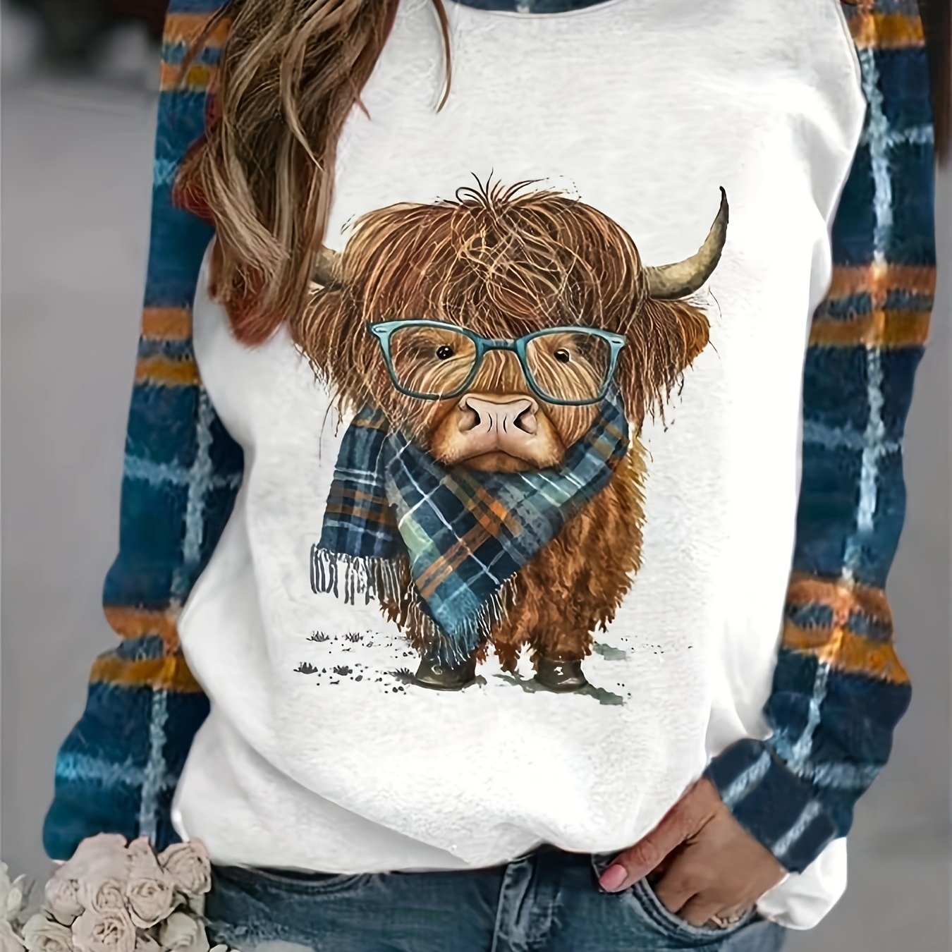 Plus Size Cattle Print Sweatshirt, Casual Long Sleeve Crew Neck Pullover Sweatshirt, Women's Plus Size Clothing