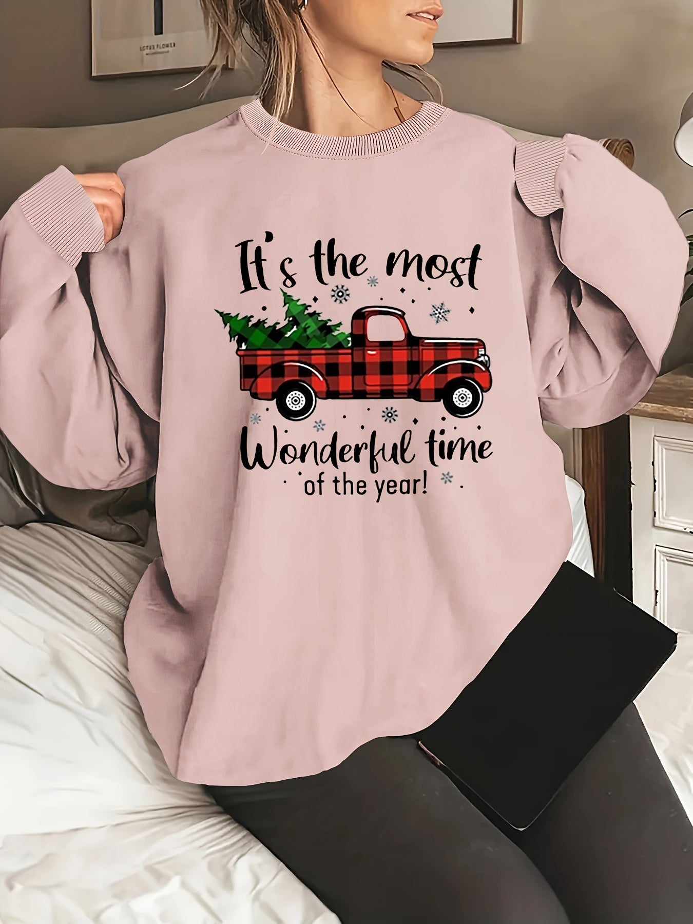 Plus Size Christmas Theme Print Pullover Sweatshirt, Casual Long Sleeve Crew Neck Sweatshirt For Fall & Spring, Women's Plus Size Clothing