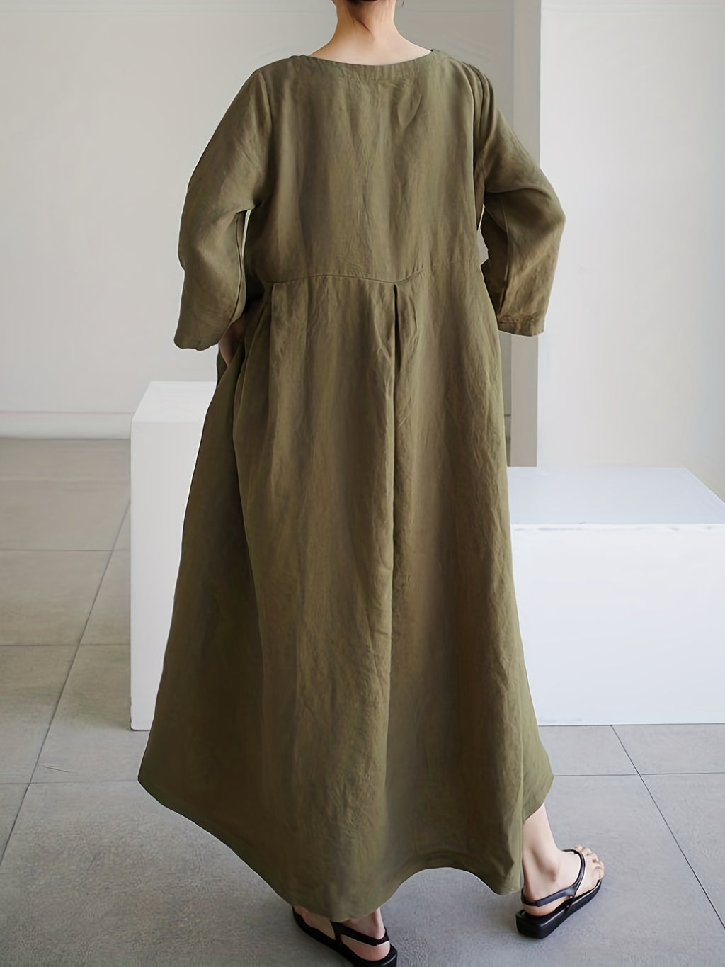Chic Solid Maxi Dress with Pleated Hem - Flattering 3/4 Sleeves & Loose Fit - Perfect for Spring & Fall - Womens Casual Crew Neck Dress