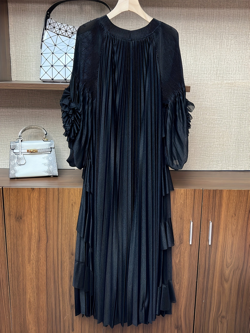Plus Size - Elegant Green Ruched Maxi Dress with Lantern Sleeves - Chic Layered Design, Round Neck, Perfect for Spring/Fall, Women'S Fashion, Casual Elegant Wear | Lantern Sleeve Dress | Ruched Texture