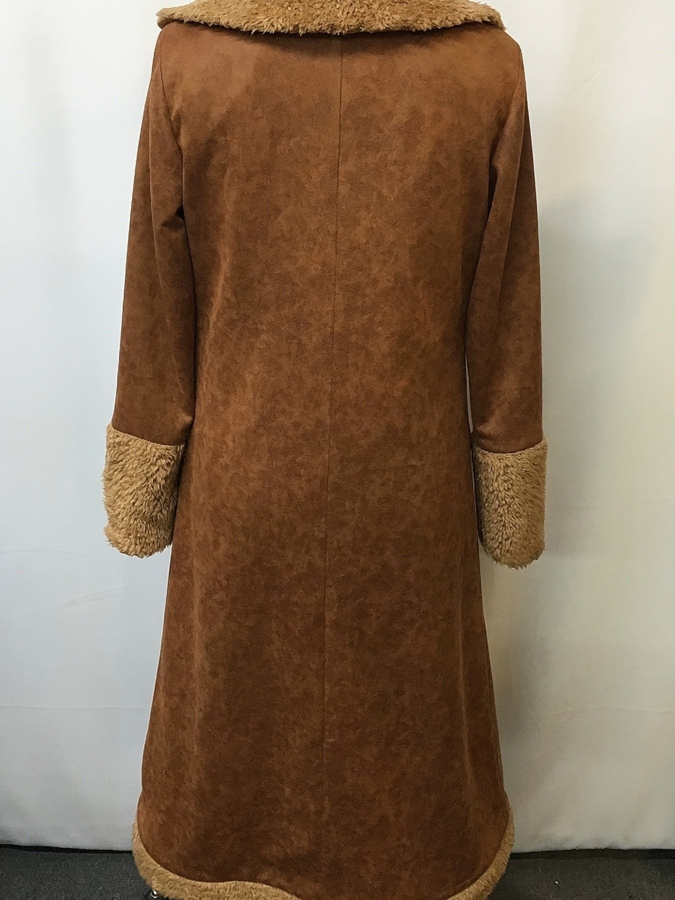 Women'S Western Vintage Plush Trench Coat - Long Winter Warm Coat with Single-Breasted Button Closure, Asymmetrical Hem & Raglan Sleeves, Soft Plush Fabric for Autumn and Winter, Rustic Brown Casual to Semi-Formal Outerwear (